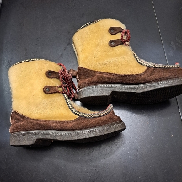 Vintage Rare Find Genuine Reindeer Fur Boots  Size 5 (34) - Picture 9 of 12
